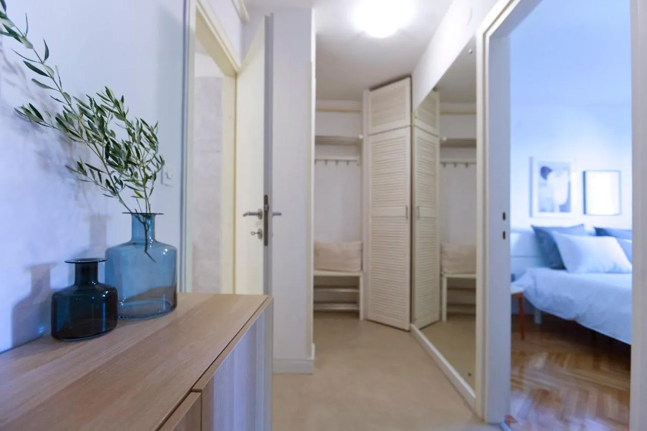 Old Town Castropola Apartment 0*, Pula